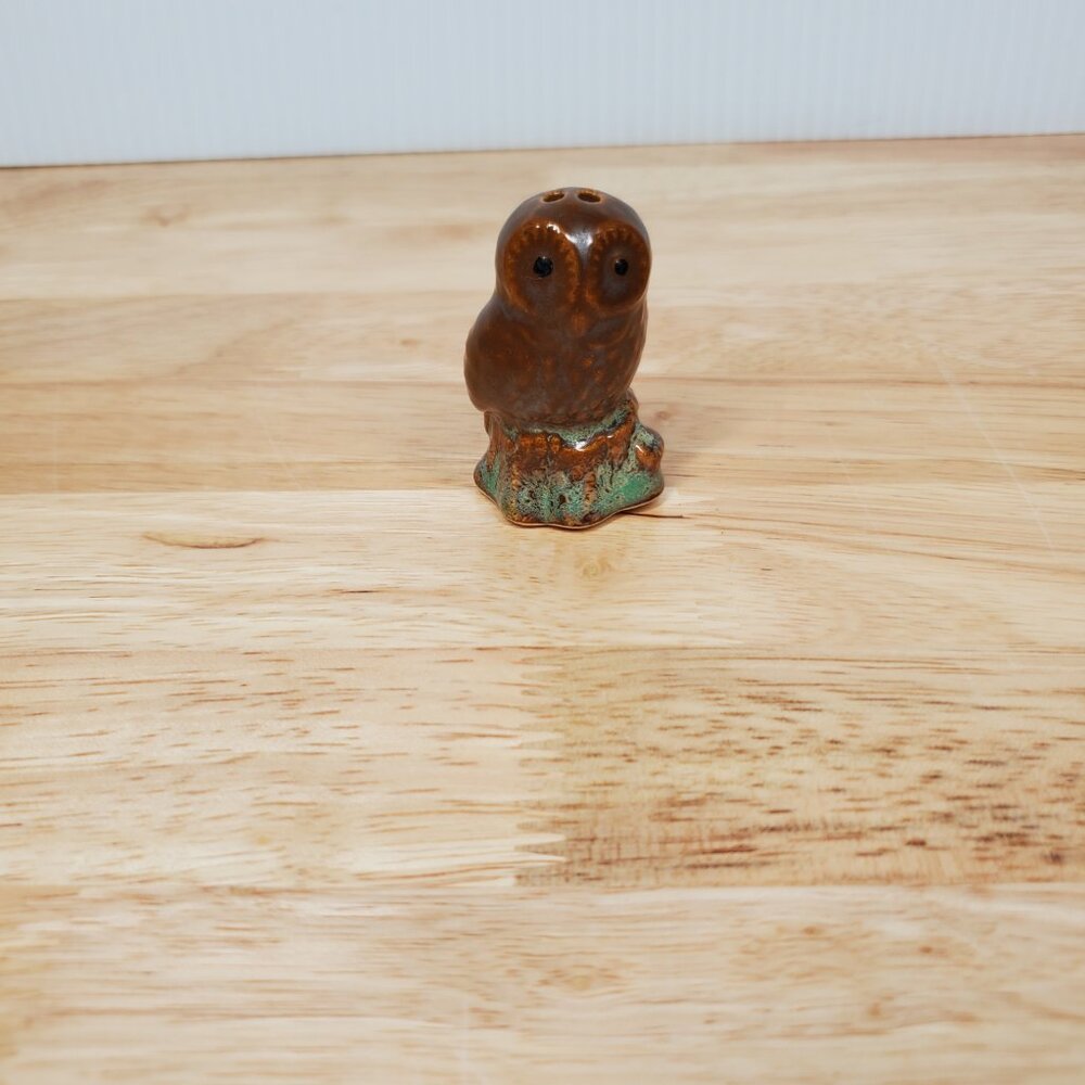 Owl S&P Mini Single Shaker, Ceramic with Brown and Green Glaze, 2 Holes and Cork